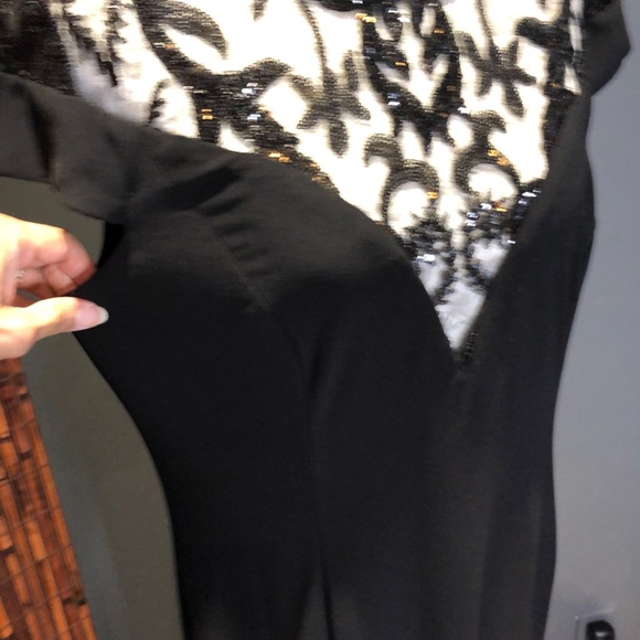 Adrianna Pappell elegant gown. - Picture 7 of 8